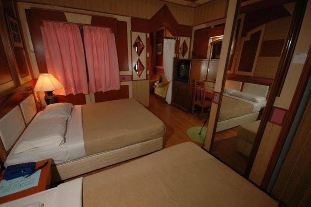 Shari La Island Resort Kampong Pasir Hantu Luaran gambar